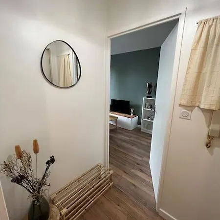 T2 Dans Apartment *